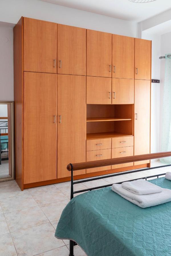 Lovely Sea View Apartment At The Heart Of The Town Ierápetra Екстериор снимка